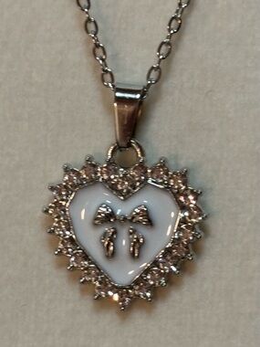 ✨ Delicate Bow Heart Pendant Necklace – Timeless & Feminine Sparkle ✨